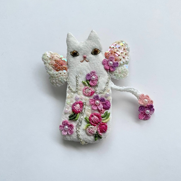 刺繍花chat angel brooch  (pink) 6枚目の画像