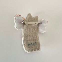 刺繍花chat angel brooch  (led) 4枚目の画像