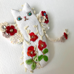 刺繍花chat angel brooch  (ハナキリン)s 5枚目の画像