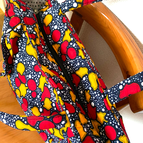 アフリカ布　トートバッグ アブストラクト柄　赤黒黄　A4以上　アフリカンプリント　マザーズバッグ　エコバッグ　旅行 8枚目の画像