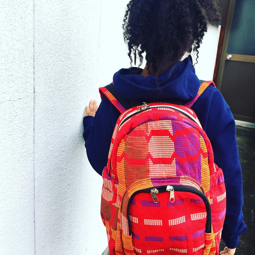 アフリカ布 リュックサック ガーナ伝統織物ケンテクロス柄 レッド紫