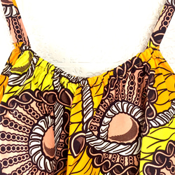 アフリカ布 スーパーAラインフリルキャミソールトップ 黄色オレンジ白茶チェーン柄 着痩せチュニック楽ちんノースリーブ 3枚目の画像