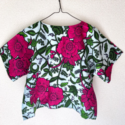 アフリカ布 オーバーサイズキーネックシャツ ボタニカル花柄ピンク白緑 上質コットン　夏トップス　アフリカンプリント 8枚目の画像
