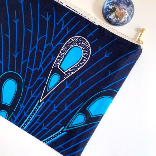 アフリカ布 フラットポーチ大容量(L)ピーコック柄ネイビー/ブルー