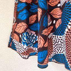 アフリカ布 スーパーAラインフリルキャミトップス サークル リーフ柄 コーラル茶ブルー チュニック 秋色 落ち葉 6枚目の画像