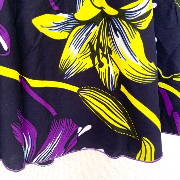 アフリカ布 スーパーAラインフリルキャミトップス ボタニカル花柄 ネイビー黄パープル アフリカンプリント　チュニック 4枚目の画像