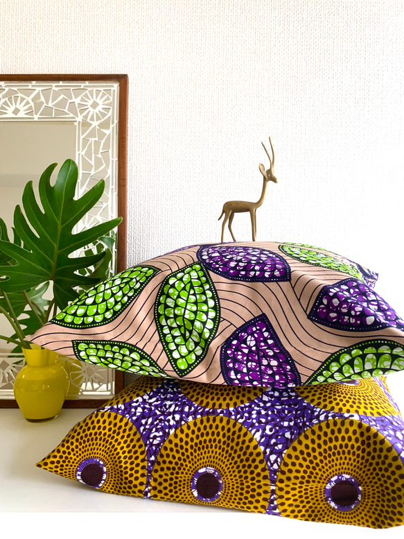 アフリカ布 クッションカバー リーフ柄 ベージュ グリーン パープル 落ち葉 引っ越し祝い お洒落インテリア　ギフト 7枚目の画像