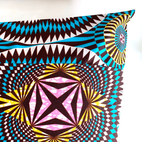 アフリカ布 クッションカバー ジオメトリック柄 ブルー ピンク ブラウン イエロー 幾何学　モロッコ シャビー　ギフト 3枚目の画像