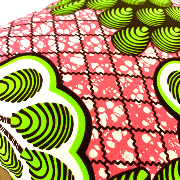 アフリカ布 クッションカバー ボタニカルリーフ柄　コーラルピンク/グリーン/ブラウン　お洒落　カフェ　ミッドセンチュリー 7枚目の画像