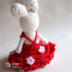 【布。棉花】大紅色華麗花朵禮服新娘兔 第3張的照片