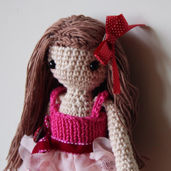 [布。米国の綿花]小さな人形、ピンクのレースのケーキのスカート、ピンクの細いショルダードレス 1枚目の画像