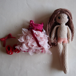 [布。米国の綿花]小さな人形、ピンクのレースのケーキのスカート、ピンクの細いショルダードレス 5枚目の画像