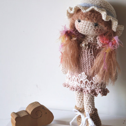 [布。米国の綿花]小さな人形ピンクのドレス、人形のひも、白い麦わら帽子 1枚目の画像