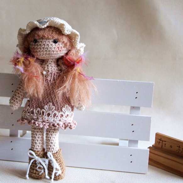 [布。米国の綿花]小さな人形ピンクのドレス、人形のひも、白い麦わら帽子 3枚目の画像
