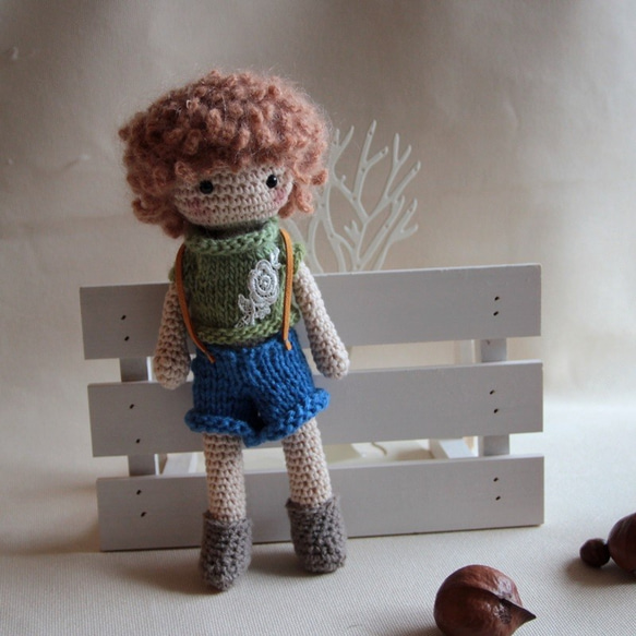 [布。米国の綿花]小さな人形、よだれかけ短い、巻き毛の頭の少年 2枚目の画像
