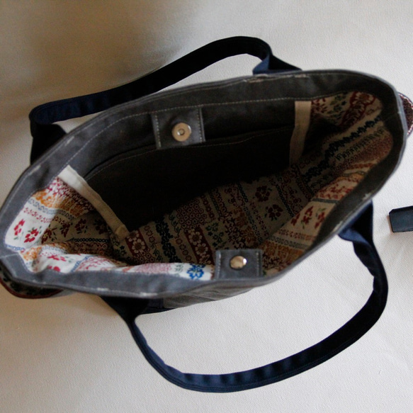 玩色帆布包 日式簡約 灰色+藍色帆布  磁釦肩背包 第2張的照片