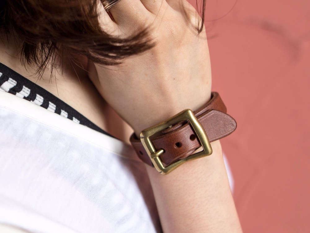 レザーブレスレット　ブラウン『美人百花』　掲載作品