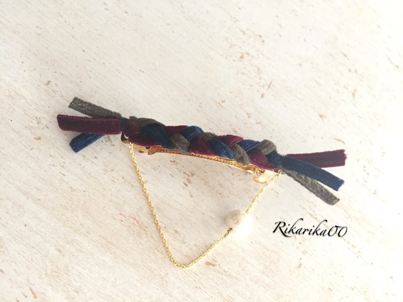 ベロア風リボンの編み編みバレッタ 1枚目の画像