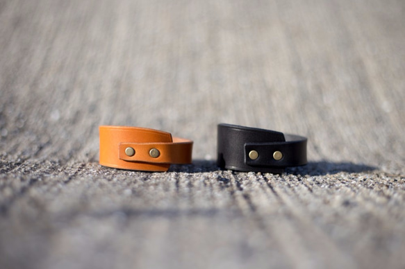 お得なペア2点セット] シンプルでモダンなレザーブレスレット