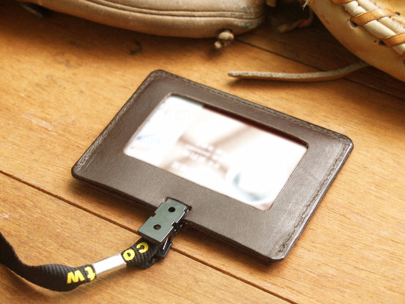 Leather ID card holder / badge holder (Custom Name) 4枚目の画像