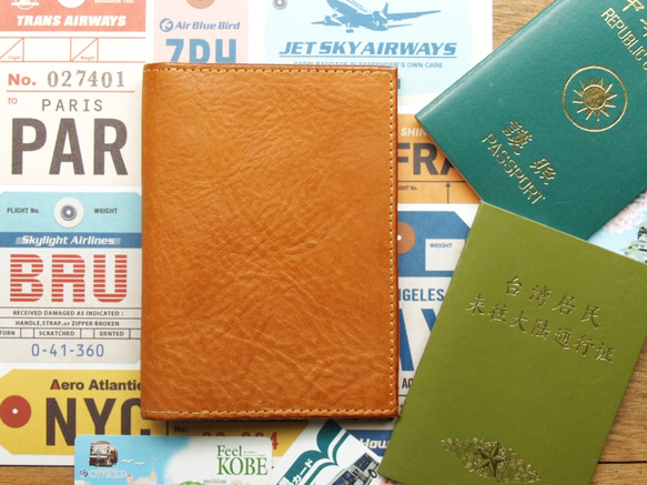 Classic Tan手工真皮護照夾/護照套 (免費客製刻印英文名 / 禮盒包裝) 第6張的照片