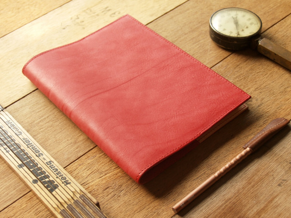 Coral Red 手工真皮記事本 / 書套 ( 附A5空白記事本，刻印英文 / 禮盒包裝） 第3張的照片