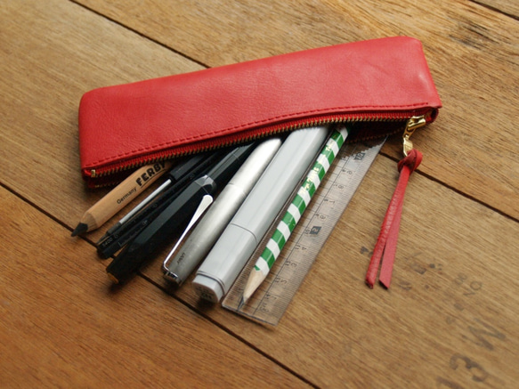 [ weekenlife ] - Leather Pen Case( Custom Name ) - Coral Red 4枚目の画像