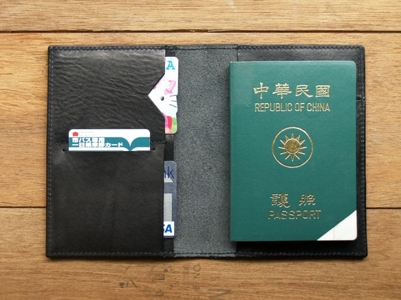 Leather Passport Case - Harley Black 2枚目の画像