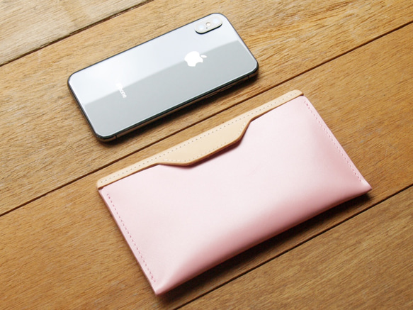 iPhone 15 / 15 Pro - Pearl Pink 手工真皮手機套/存摺套(免費客製刻印/禮物包裝) 第1張的照片