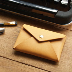 Classic Tan 手工真皮名片盒/零錢包/耳機套包 (免費客製刻印英文名/禮物包裝) 生日禮物情人節禮物 第1張的照片