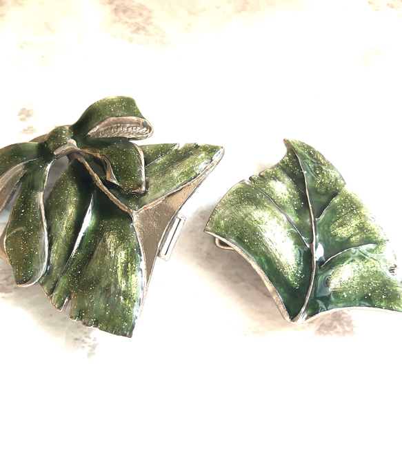ベルト　バックル　シルバー 木の葉 緑リボン ハンドメイドがお好きな貴女に♪　4ｃｍのベルト用 2枚目の画像