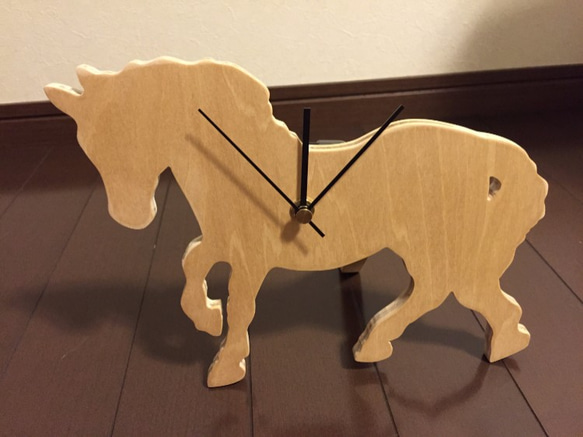 馬の置時計 1枚目の画像
