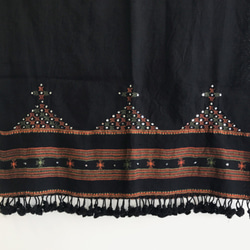 BOHOROOM | Handwoven woollen scarf with tassels 第2張的照片