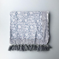 BOHOROOM | Hand block printed scarf with beaded tassels 第1張的照片