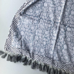 BOHOROOM | Hand block printed scarf with beaded tassels 第3張的照片