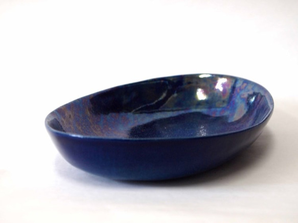 青いパールの楕円皿 3枚目の画像