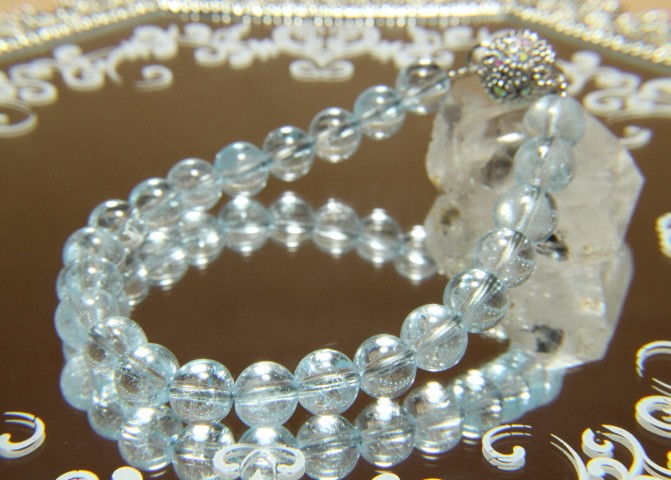 11月の誕生石　ブルートパーズのブレスレット（マグネットクラスプ）