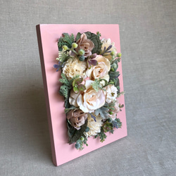 フラワーフレーム　ピンク　ベージュ　バラ　フラワー　アレンジメント　リース　造花　インテリア　プレゼント　ギフト　 3枚目の画像