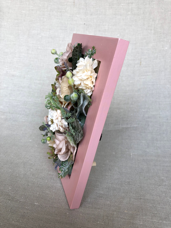 フラワーフレーム　ピンク　ベージュ　バラ　フラワー　アレンジメント　リース　造花　インテリア　プレゼント　ギフト　 4枚目の画像