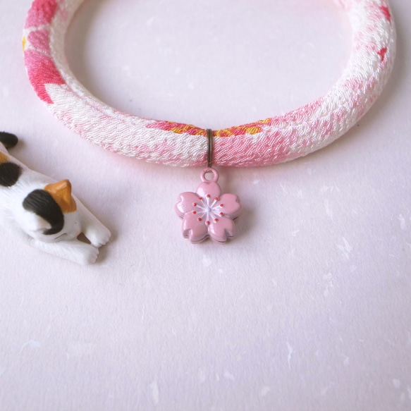 日本犬貓和布頸圈 項圈(單結式)--白櫻+粉櫻花鈴鐺 第2張的照片
