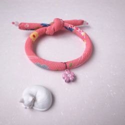 日本犬貓和布頸圈 項圈(單結式)--濃珊瑚粉+粉櫻花鈴鐺 第2張的照片