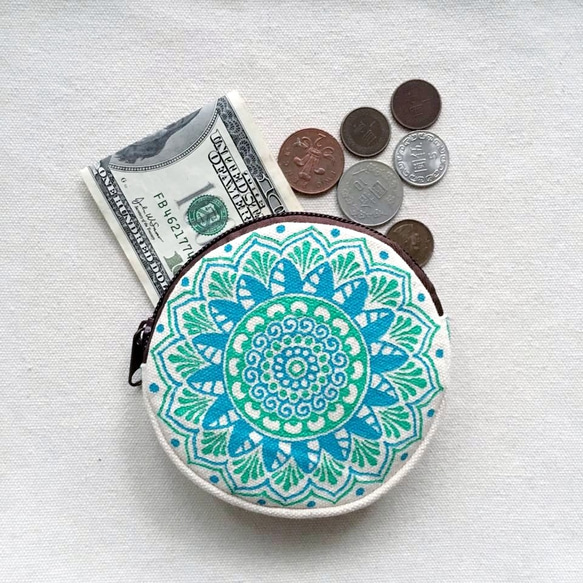 手繪零錢包 圓型 收納包 藍綠 草綠 手繪包 Henna Mandala 彩繪 漢娜 蔓蒂 曼陀羅 禪繞 民族 印度 帆 第1張的照片