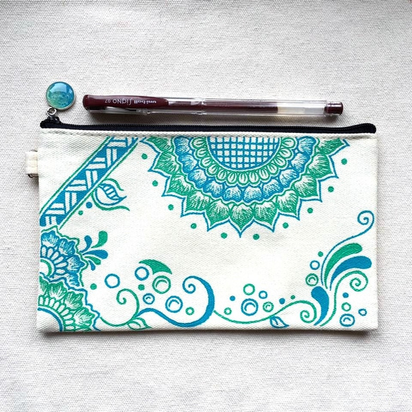 Hand Painted Henna bag Mandala Pattern Zipper Pouch Cosmetic 1枚目の画像