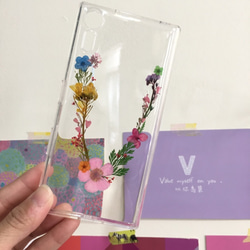 V for __ :: 原創英文字母押花iphone殼 第1張的照片