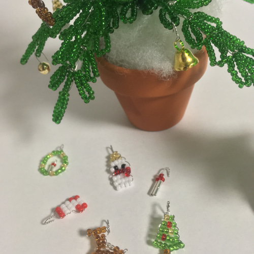 ガラスビーズのクリスマスツリー Green その他インテリア雑貨 atelier