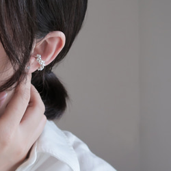 925純銀 珠光蜜麻花 珍珠圓珠 耳骨夾 耳環 單只 第10張的照片