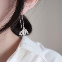 925純銀 花瓣珍珠圓珠 不對稱 耳環  耳夾 一對 第5張的照片