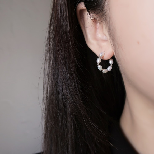 925純銀 淡水珍珠 花圈 耳環 耳夾 一對 第1張的照片