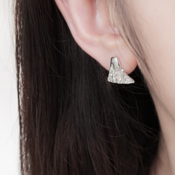 獨家 925純銀 日月 富士山 礦石質感 耳環 耳夾 一對 第1張的照片