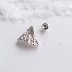 獨家 925純銀 日月 富士山 礦石質感 耳環 耳夾 一對 第3張的照片